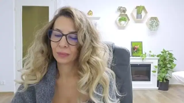 SukyGirl's Live XXX Chat