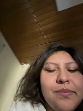 Larissa_Antonella Adlı Modelin Canlı XXX Sohbeti