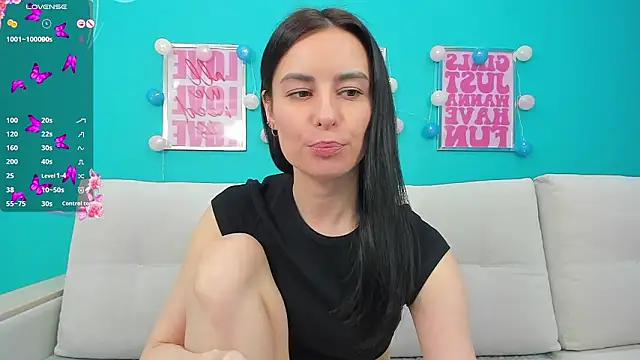 Czat XXX na żywo – Horny_Nikki_