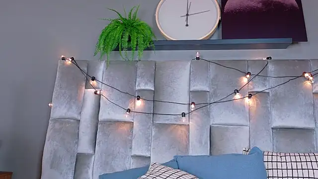 EmmaLou__'s Live XXX Chat