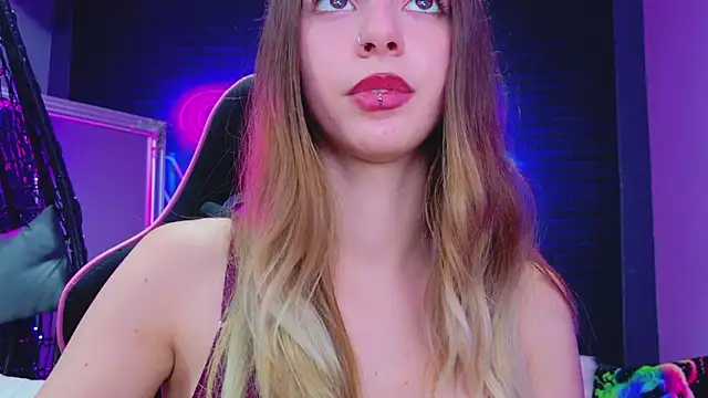 CoraVex Adlı Modelin Canlı XXX Sohbeti