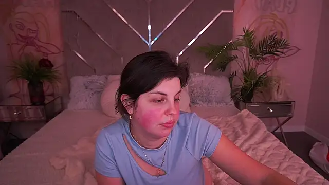 MirandaWong Adlı Modelin Canlı XXX Sohbeti