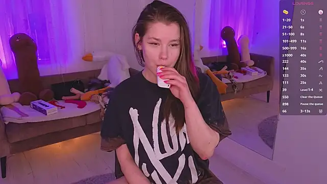 Онлайн чат XXX Mira_Falls