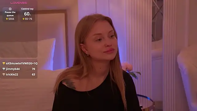 MollyHilton Live XXX Chat