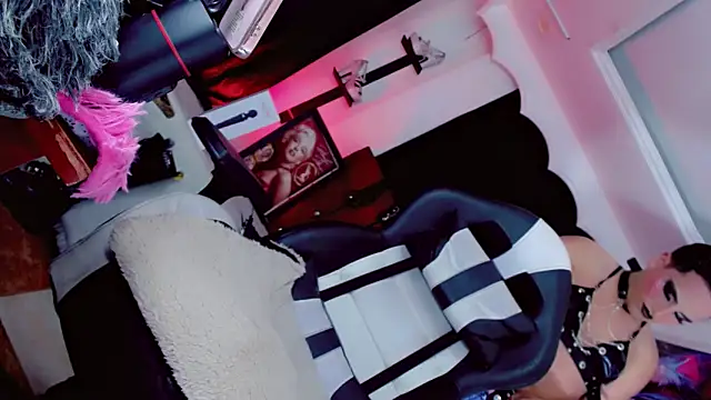 Yareth_Rouss_ élő XXX-chatje