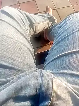 Horny-boyyy live XXX chat