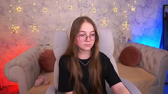 Онлайн чат XXX ArrinaWairr