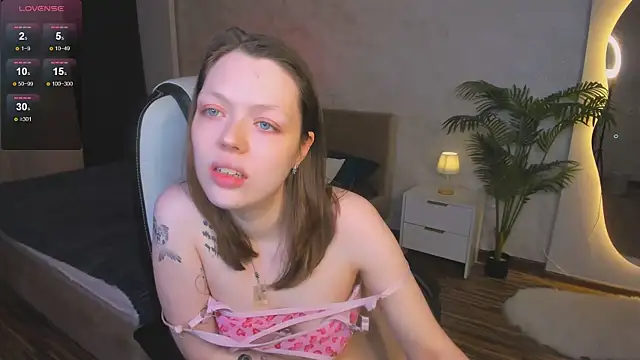 دردشة Lunar_Lily الجنسية المباشرة