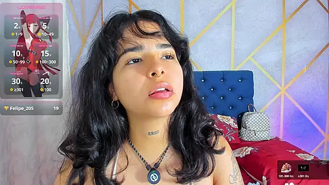 _vaiolet_owo élő XXX-chatje