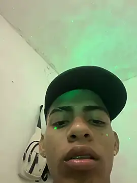 dominick_fran: διαδικτυακό σόου στην κάμερα