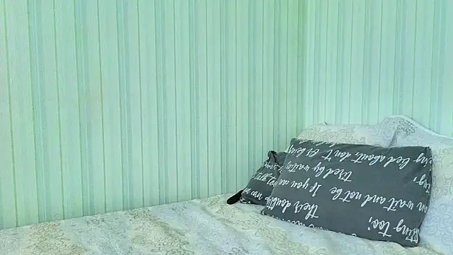 دردشة _Lily_ الجنسية المباشرة