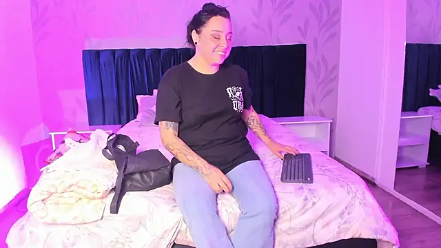 Saarada Live XXX Chat