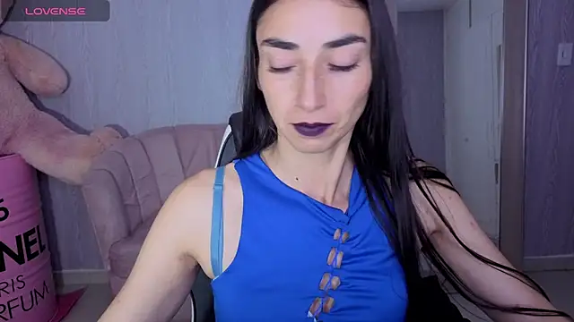 Maily_a_ Adlı Modelin Canlı XXX Sohbeti