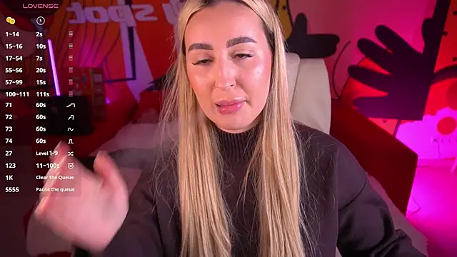 LiaBrazzerr Adlı Modelin Canlı XXX Sohbeti