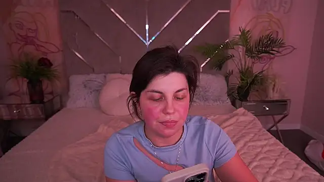 MirandaWong Adlı Modelin Canlı XXX Sohbeti