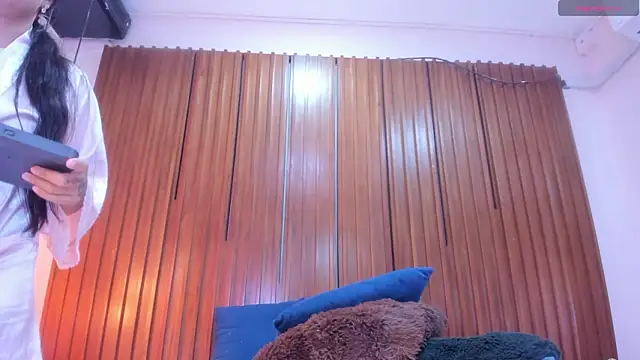 Chat +18 de Arianaa_Gray ao vivo