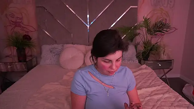 MirandaWong Adlı Modelin Canlı XXX Sohbeti