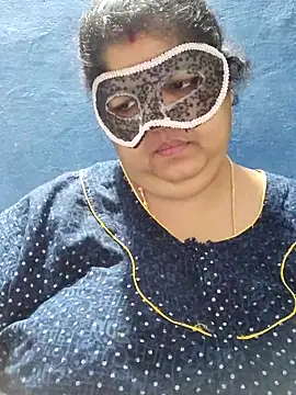 tamilthanushri élő XXX-chatje