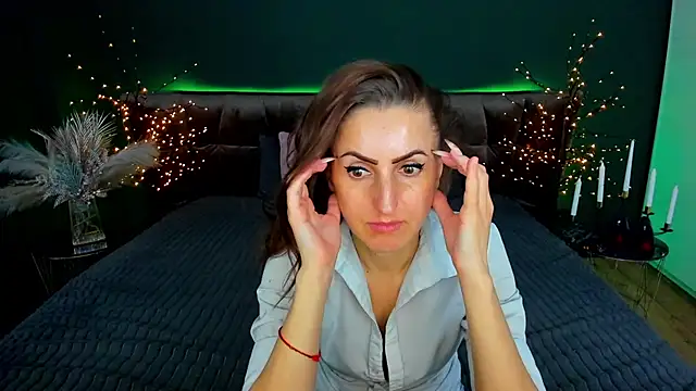 Rebecca_Diamond 现场XXX聊天