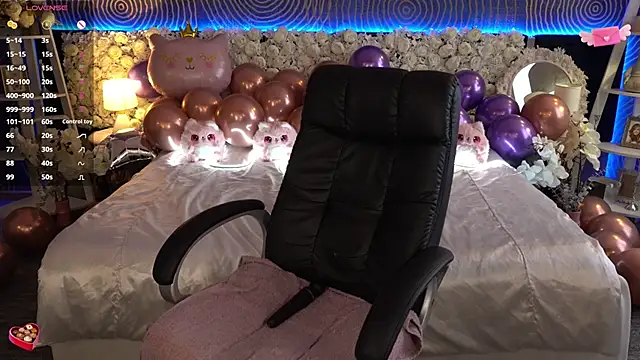 Živý XXX chat FoxyShy