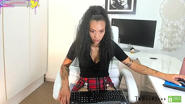 Živý XXX chat TattoedLexi_