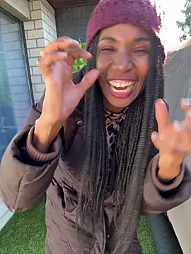 ShantelSexyYoungMilfie Live XXX Chat