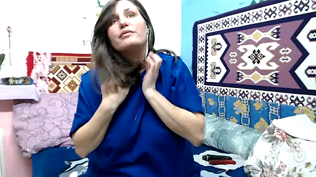 Adelinemilf Webcam show