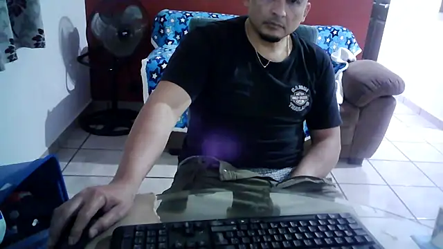 Benjacabo's Live XXX Chat