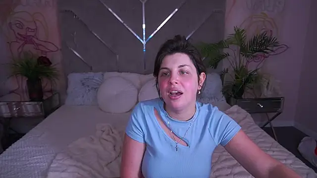 Chat +18 de MirandaWong ao vivo