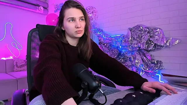 Chat +18 de TessaMill ao vivo