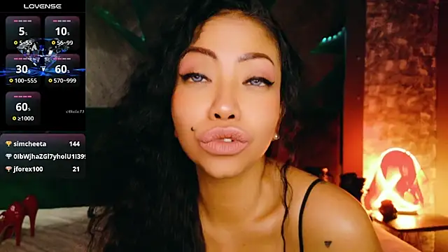 Chat XXX en directo de ElyaQuinn