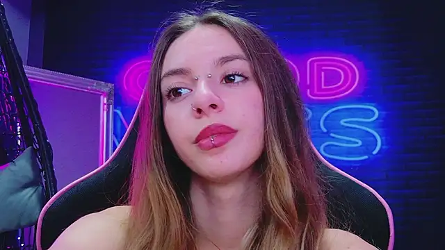 CoraVex's Live XXX Chat