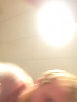 Redheadstud: διαδικτυακό σόου στην κάμερα