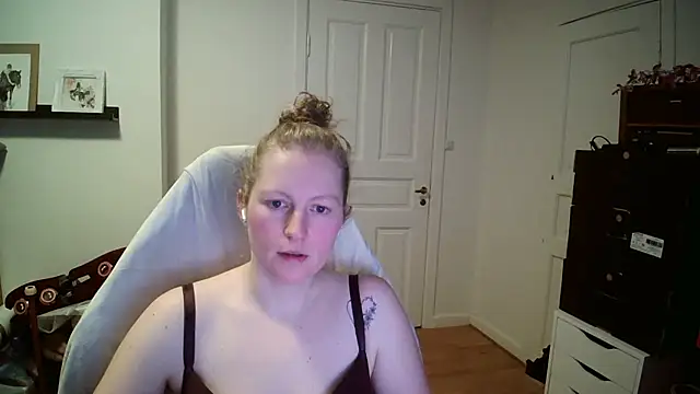 Girlnina-1995 webcam show