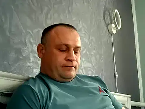 Afonya344: διαδικτυακό σόου στην κάμερα