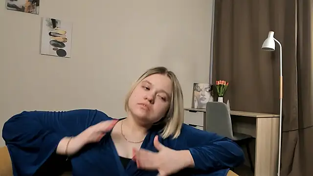 دردشة KeenaFigg الجنسية المباشرة