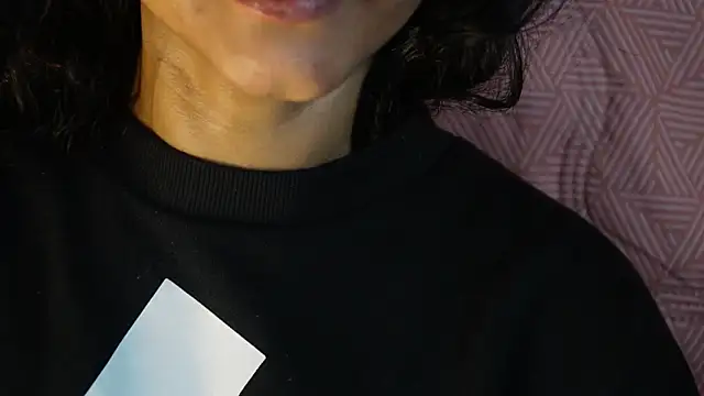 -AyeshaSinghania- Chat XXX in diretta