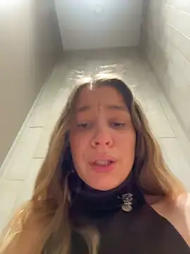 Chat XXX en directo de SashaCatt