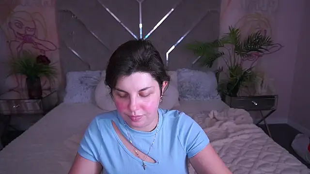 MirandaWong élő XXX-chatje