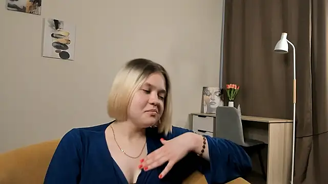 Chatroom XXX en direct de KeenaFigg