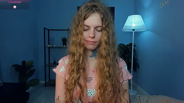 RayaNenliaのライブXXXチャット