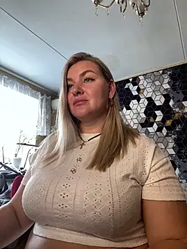 NikaSkylinkのライブXXXチャット