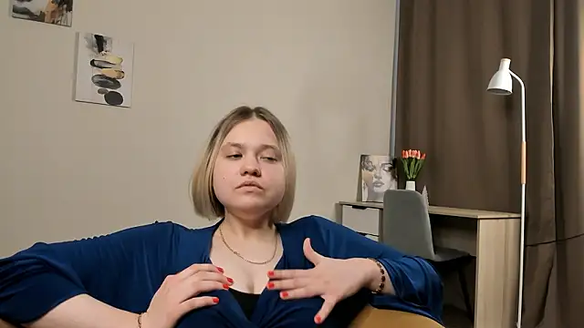 KeenaFigg: онлайн-секс-чат