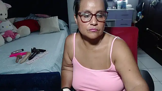 Онлайн чат XXX pervert_mommy_