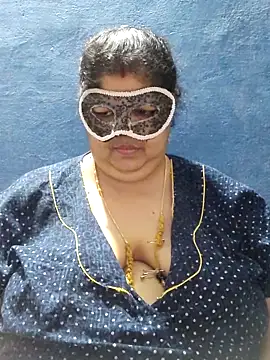 tamilthanushri Webcam Show