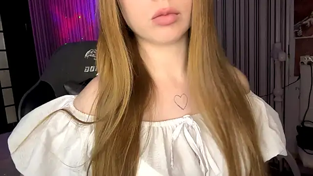 EmilyBubble live XXX chat