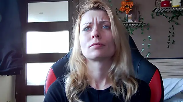 karo123421: απευθείας συνομιλία ΧΧΧ