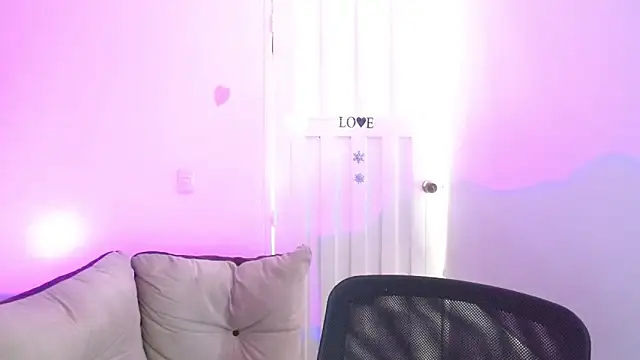 milfrousse élő XXX-chatje