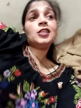 Show modela Mohni_love na web-kameri