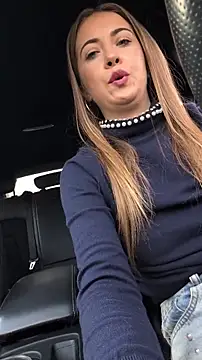 Risky_julia2330 Adlı Modelin Canlı XXX Sohbeti